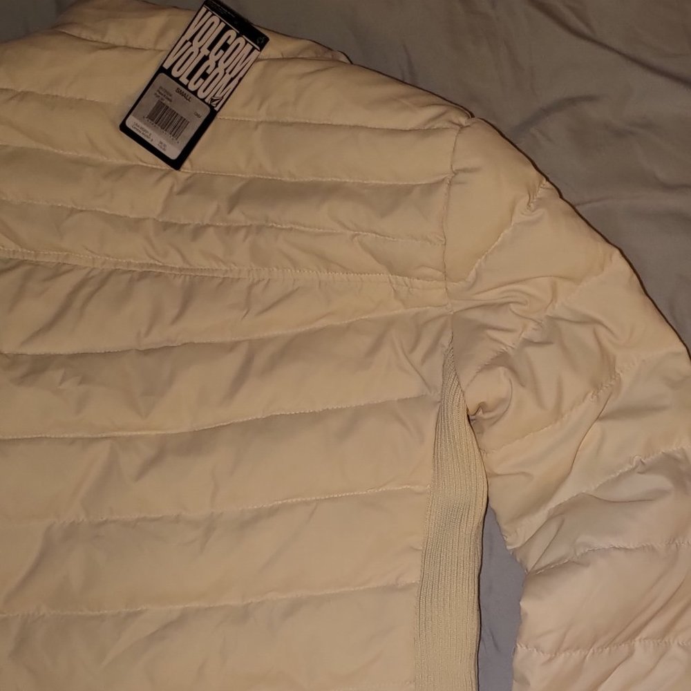 Volcom - Picture 4 of 4